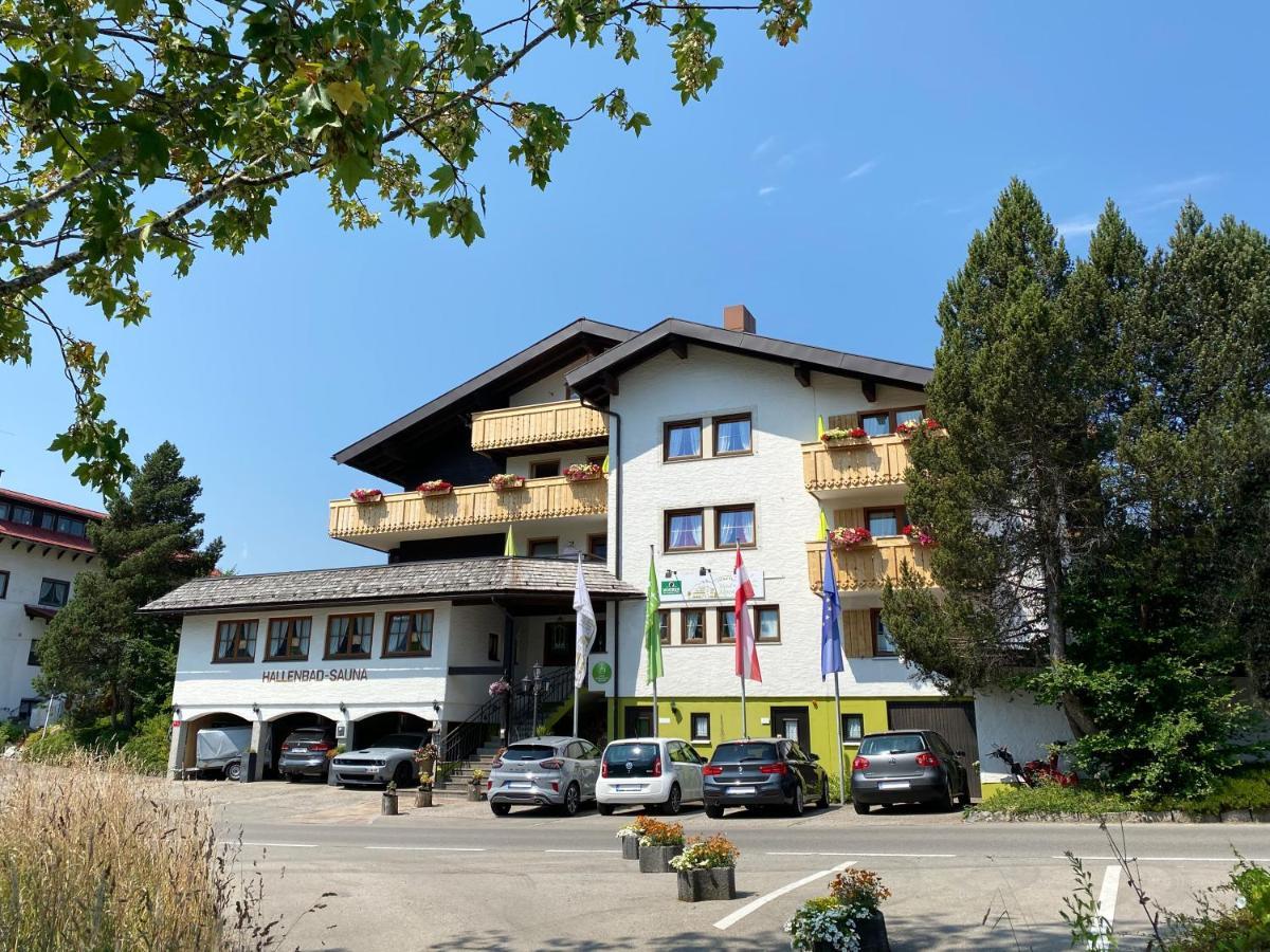 Hotel Alpensonne Riezlern Bagian luar foto