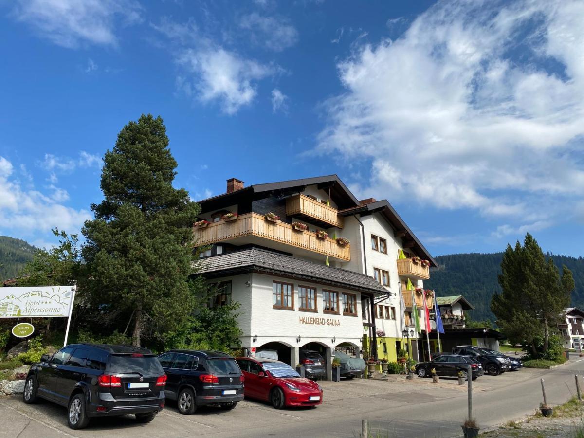 Hotel Alpensonne Riezlern Bagian luar foto